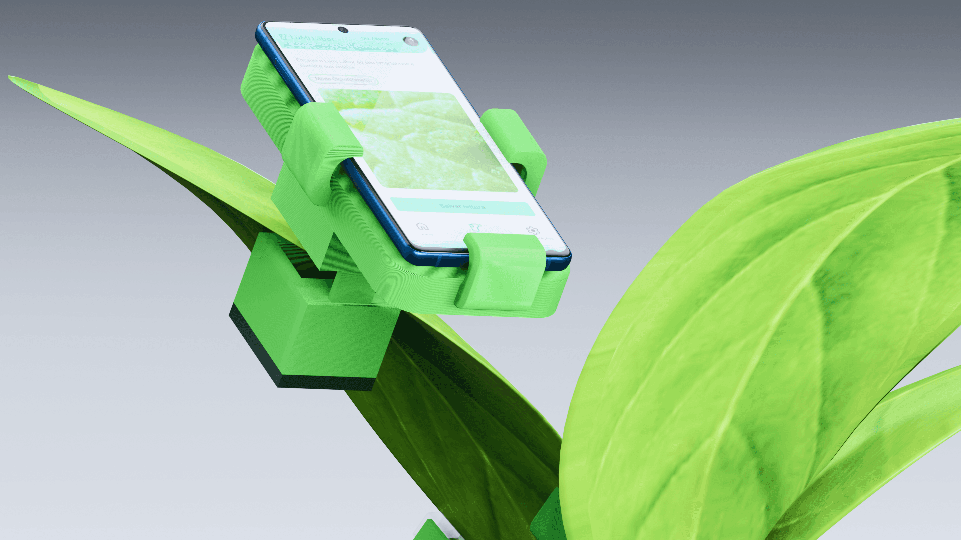 Labor Green encaixado em um smartphone e acoplado à folha de uma planta, com o app Lumi Labor no modo clorofilômetro